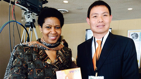 j9集团尊贵定制礼 敬赠南非首位女性副总统